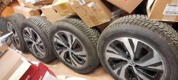 Felni gumival 235/60R18 téli