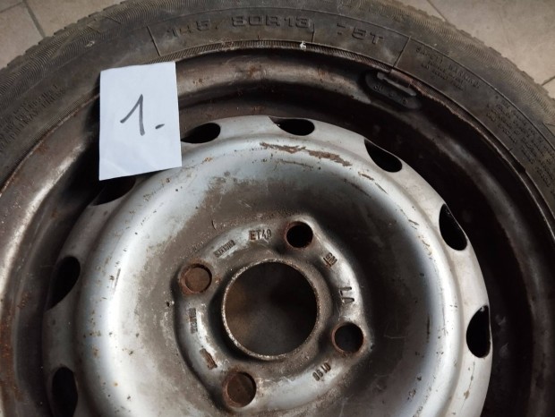 Felni gumival 4 db mindsszesen 9.000 Ft Opel Corsa 1200-rl