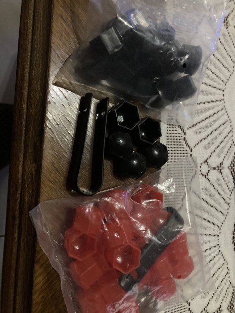 Felni kupak 20 db m�anyag szines