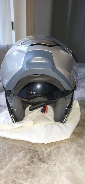 Felnyithat� buk�sisak