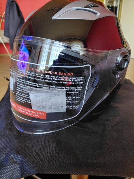 Felnyithat� motoros buk�sisak L