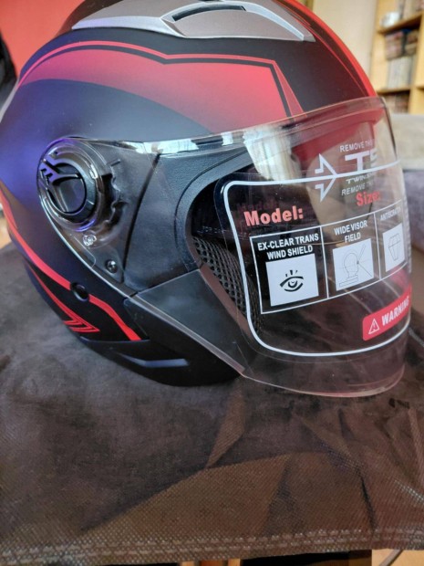 Felnyithat� motoros buk�sisak L