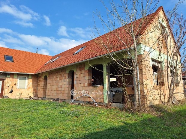 Fels��rsi 303 nm-es h�z elad�