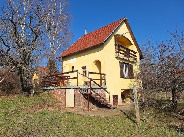 Fels��rsi elad� 70 nm-es h�z