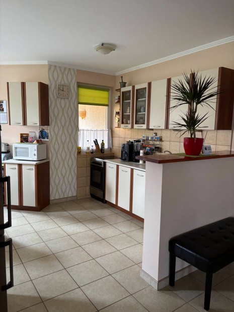 Fels�t�rk�ny, V�rhegy lak�park