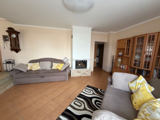 Fels�t�rk�nyban N+3 szob�s panor�m�s ikerh�z