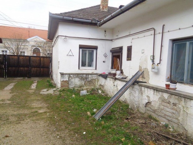 Felsővároson Bontandó Ház Eladó!!!
