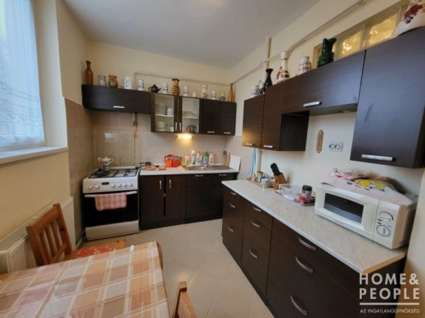 Fels�v�roson lak�s elad� - Szeged