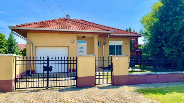 Felsőzsolcán 110 m2-es családi ház
