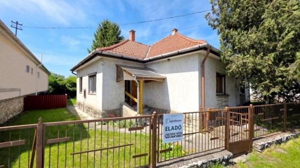 Felszsolcn, kzponti helyen 3 szobs csaldi hz relis ron elad!