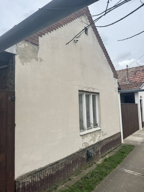 Feljtand Csaldi hz elad 