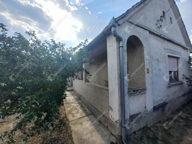 Fel�j�tand� Paraszth�z