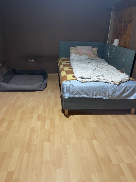 Fel�j�tand�, massz�v, sz�raz v�lyogh�z elad� Bonyh�d-Majoson!