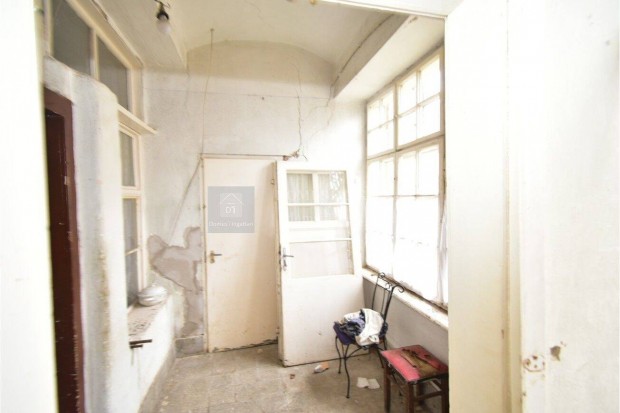 Fel�j�tand� belv�rosi csal�di h�zr�sz K�szegen