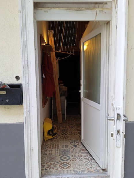 Fel�j�tand� belv�rosi garzon tulajdonost�l!