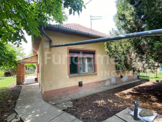 Fel�j�tand� csal�di h�z �rm�nyesen