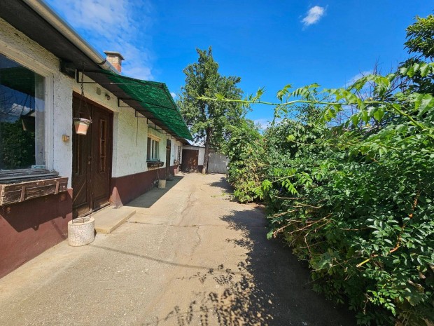 Fel�j�tand� csal�di h�z a Homokkert k�zel�ben