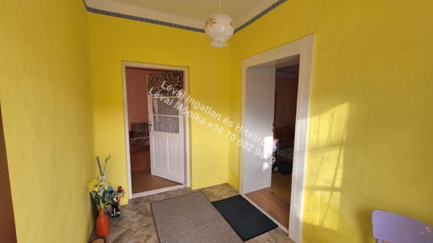 Fel�j�tand� csal�di h�z elad� �jk�gy�son