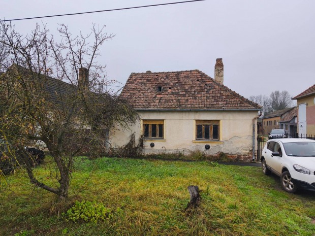 Fel�j�tand� h�z