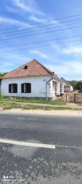 Felujitando haz S�rv�rtol 10 km -re , J�kfa telepulesen