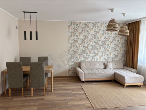 Fel�j�tott 2 szob�s lak�s liftes h�zban, Thurz� park mellett