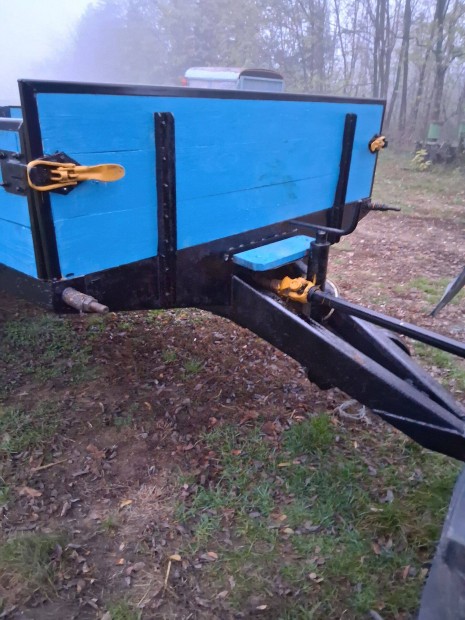 Feljtott 3,5 T trgya szr elad