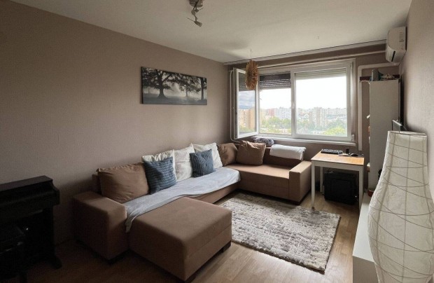 Fel�j�tott 3 szob�s Metr� k�zeli