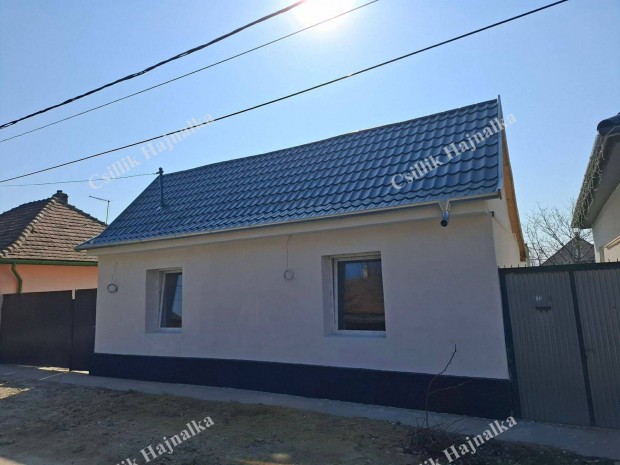 Fel�j�tott 65 m2-es, 2 szob�s csal�di h�z Szolnok Pletykafaluban