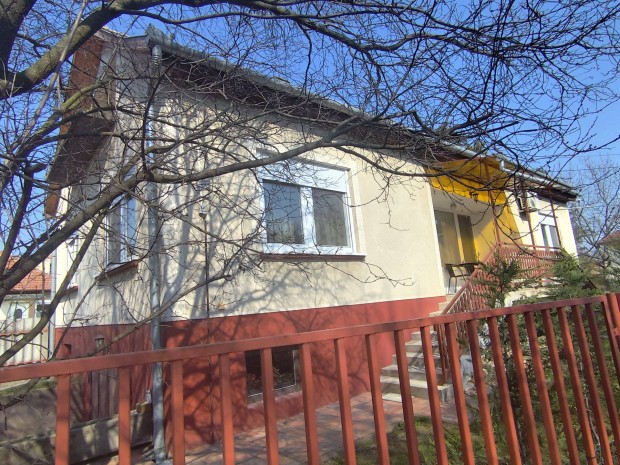 Fel�j�tott Csal�di H�z Solt Sz�v�ben