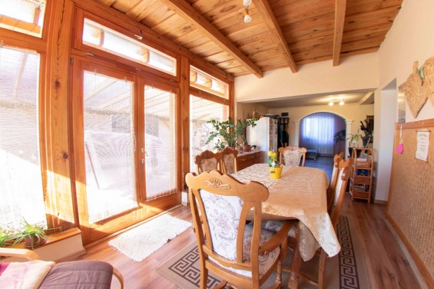 Fel�j�tott Dupla Telkes Csal�di H�z Elad� Gyan�geregy�n