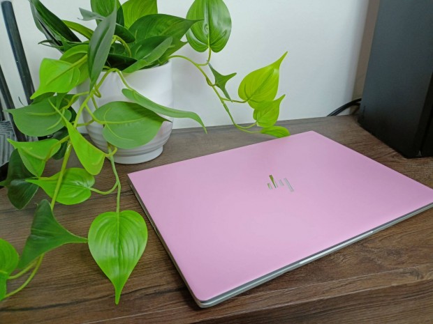 Feljtott HP Elitebook 830 G5