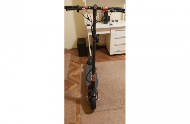 Fel�j�tott MS Energy E20 elektromos roller