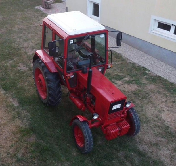 Feljtott MTZ 80 Traktor