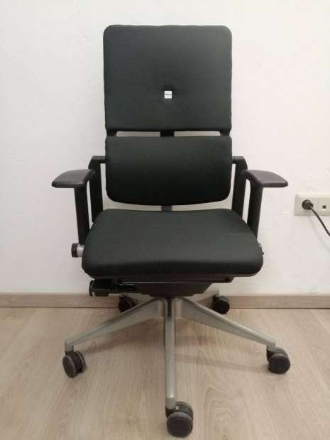 Feljtott Steelcase Please v2 prmium guruls irodai szk