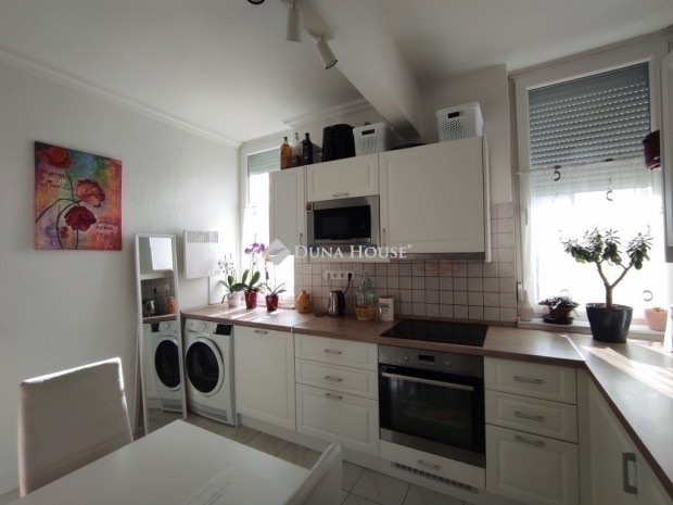 Fel�j�tott, 3. emelet, 51 nm, erk�ly, kl�ma lak�s, Budapest 4. ker.