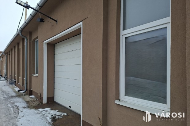 Fel�j�tott, azonnal hasznos�that� ipari ingatlan!