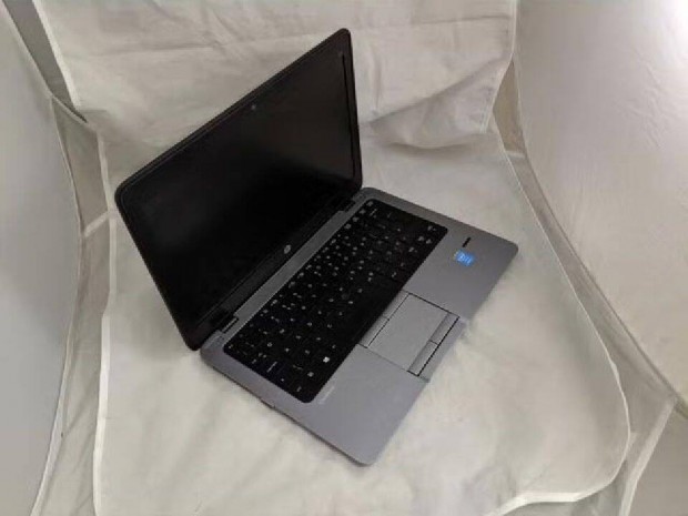 Feljtott "kis" laptop: HP Elitebook 820 G1 -Dr-PC-nl