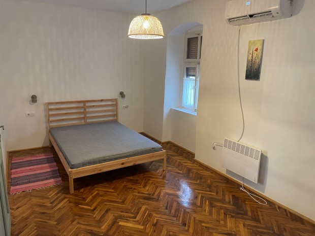 Fel�j�tott, kis kertkapcsolatos h�z elad� Tapolc�n, Malom-t� k�zel�ben