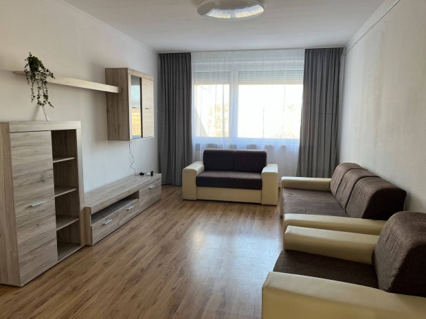 Fel�j�tott, kl�m�s lak�s hossz� t�vra kiad�