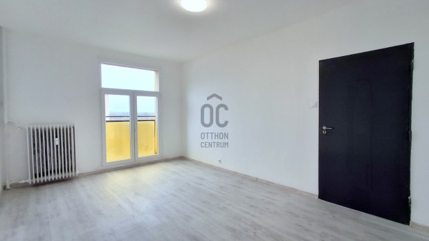 Fel�j�tott, modern lak�s elad� P�cs Ur�nv�ros�ban  ide�lis els� ottho