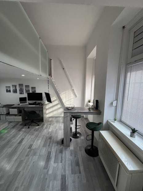 Fel�j�tott belv�rosi ingatlan