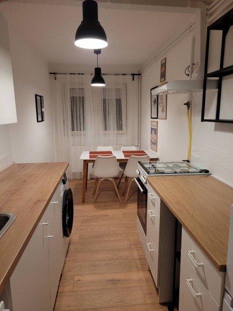 Fel�j�tott b�torozott lak�s kiad� Eger belv�ros�ban