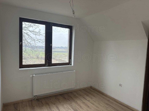 Fel�j�tott csal�di h�z �d�ndon elad�!