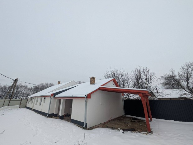 Fel�j�tott csal�di h�z Hajd�b�sz�rm�ny