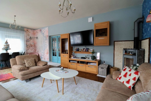 Fel�j�tott csal�di h�z, T�k�l