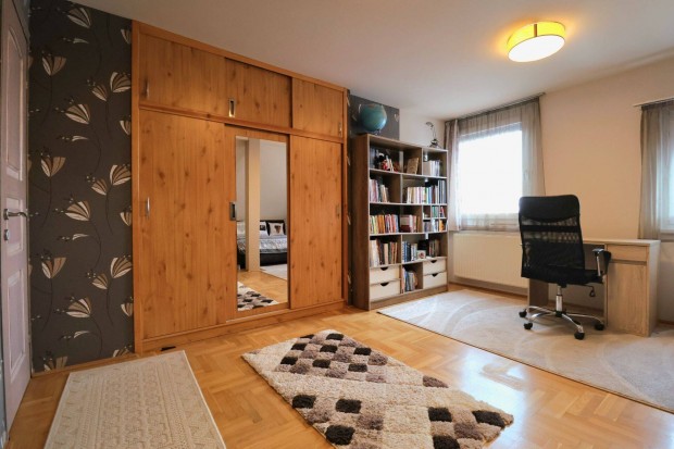 Fel�j�tott csal�di h�z, T�k�l