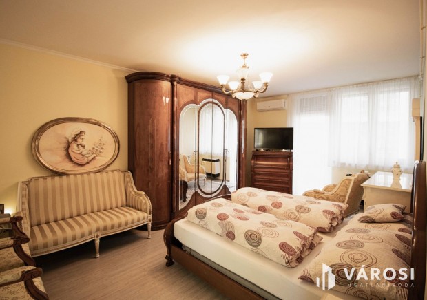 Fel�j�tott erk�lyes lak�s Elad� Gy�rben