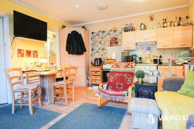 Fel�j�tott garzonlak�s R�kospalot�n!