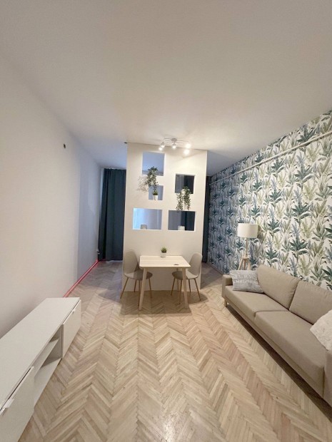 Fel�j�tott garzonlak�s elad� �jpesten