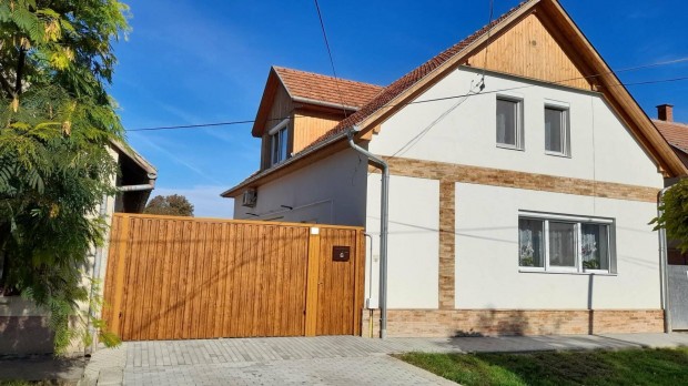 Fel�j�tott h�z H�dmez�v�s�rhelyen